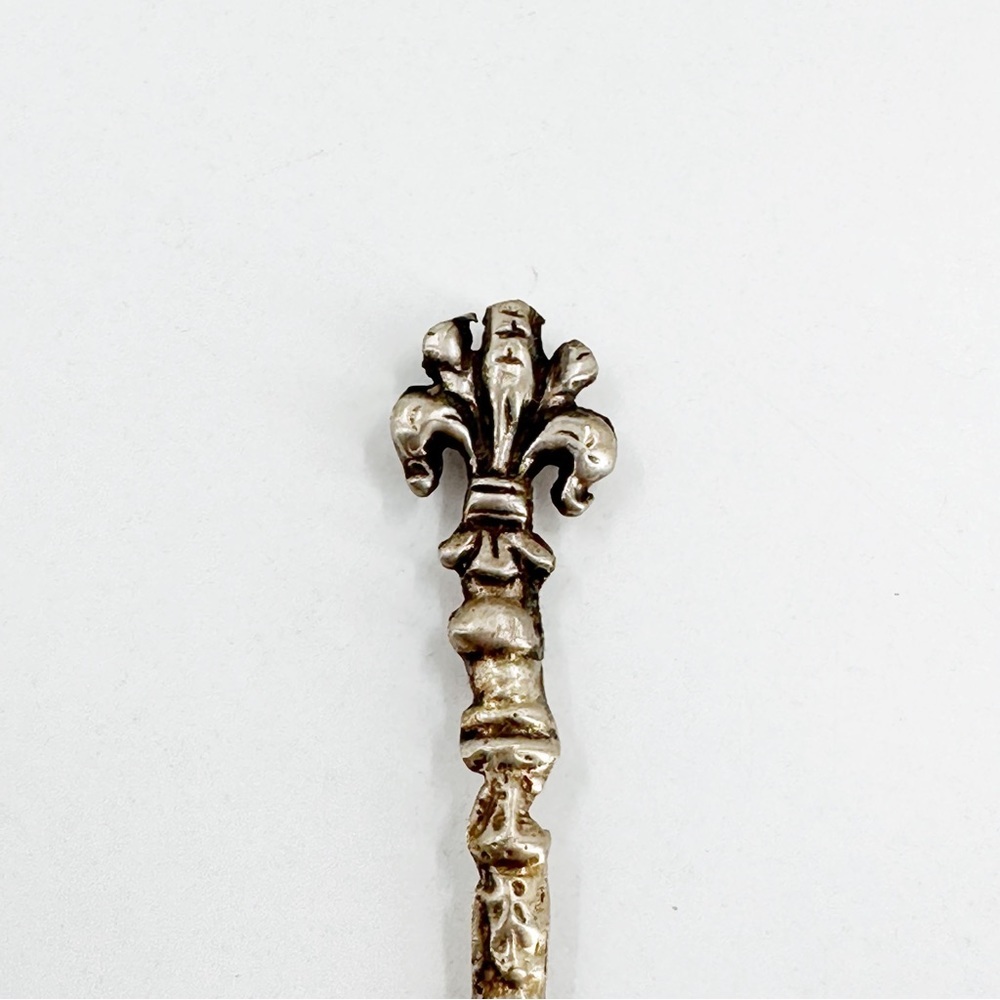 Silver ANTIQUE OLIVE FORK - FLEUR DE LIS​ - Picture 3 of 4